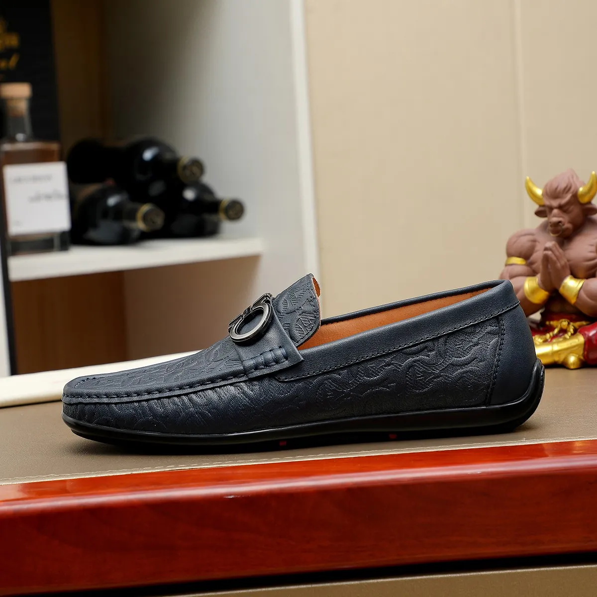 Men's shoes 💰360 🕷🕷【Ferragamo】Ferragamo Popular fashionable casual slip-on shoes🇨🇳Official website counter 1:1 production, original mold opening💯Good quality visible, imported high-end first-layer calfskin, luxurious pigskin lining🌿Very clear texture, high-quality waterproof, non-slip and wear-resistant outsole🎋High quality and low price, truly handmade🍓Color, code number 38-45